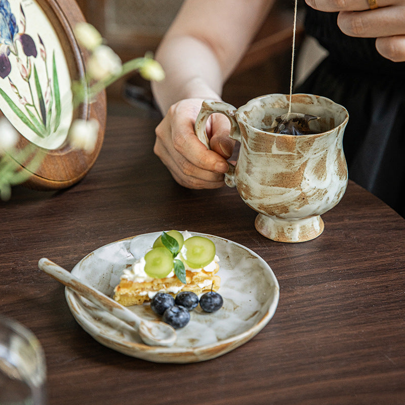 Koppo Living Florales Tassen-Set Steinzeug Handbemalt mit Unterteller & Löffel 270ml